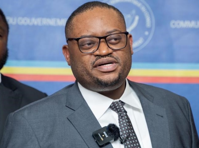 Réforme des Finances publiques et de l’Administration…, La RDC : Doudou Fwamba Likunde Li-botayi pose le diagnostic de la refondation de l’Etat dans un ouvrage costaud !